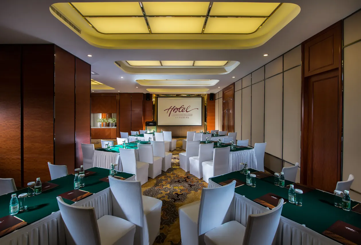 深センエア国際ホテル（83）